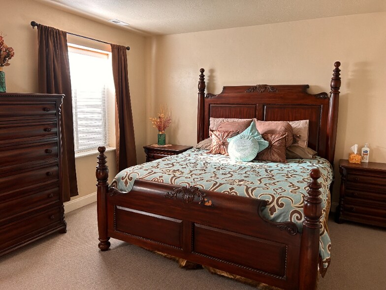 Building Photo - 2501 Prairie View Dr