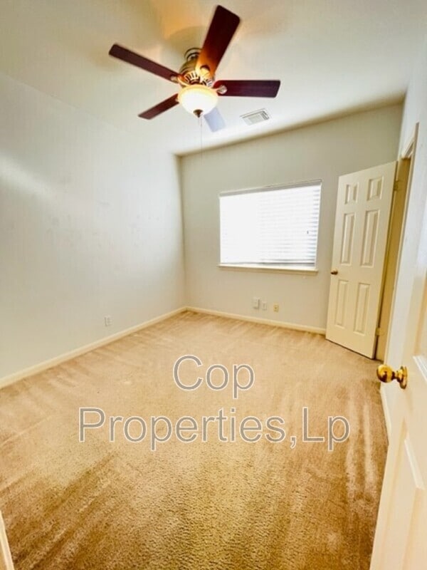 Building Photo - 6239 Parkland Oaks Dr