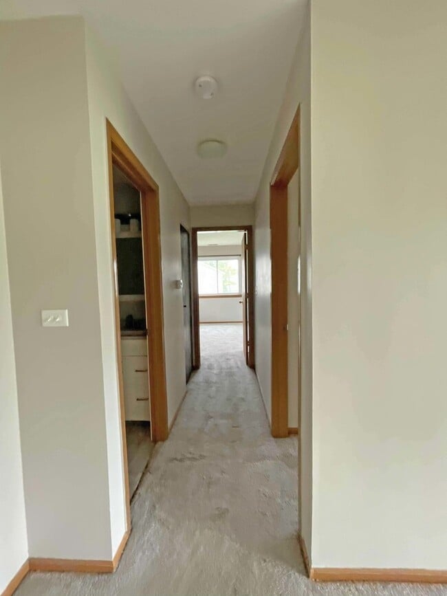 Building Photo - 328 Mulberry Ct