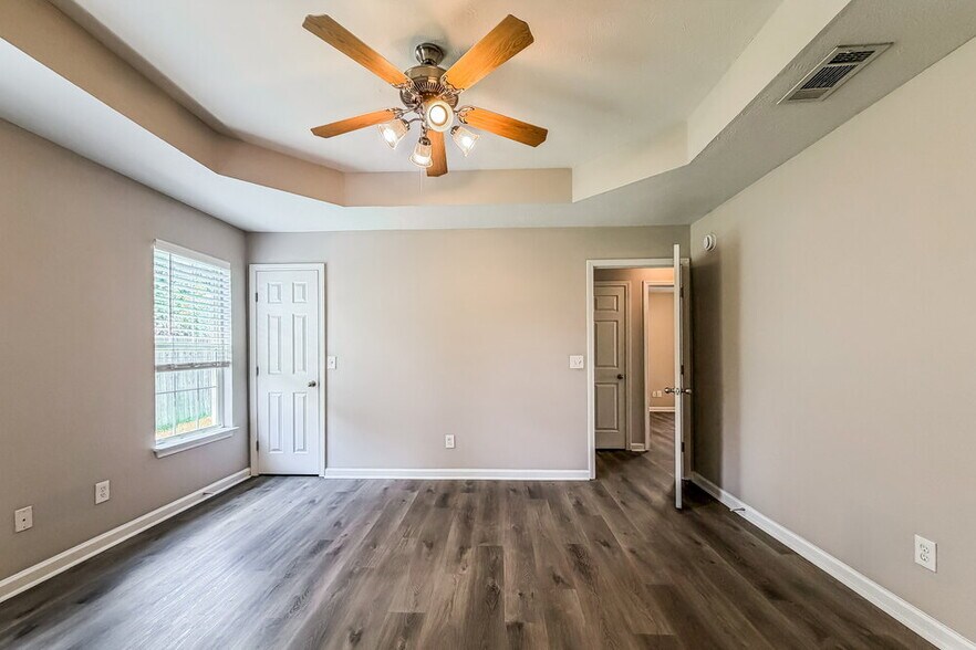 Building Photo - 1202 Elisha Ct