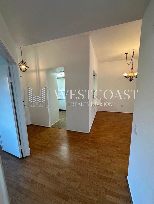 Building Photo - Beautiful Two-Story 3 Bed, 2 Bath Home in Calavera Hills Villas Community in Carlsbad