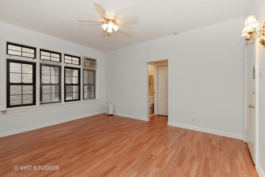 Building Photo - 1127 W Farwell Ave