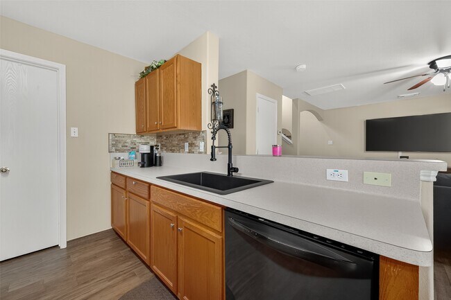 Building Photo - 8311 Tartan Ct
