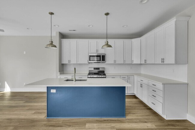 Building Photo - 425 Veritas St