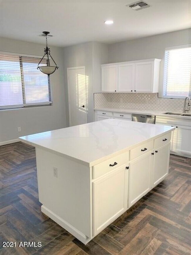 Building Photo - Rare 5-Bedroom Rental with Designer Kitchen and Community Pool