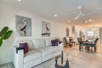 Building Photo - 5172 Coquina Key Dr SE