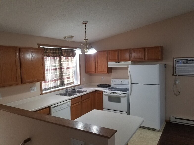 Building Photo - 1829 13th St E