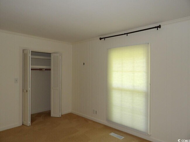 Building Photo - 254 Evergreen Ln