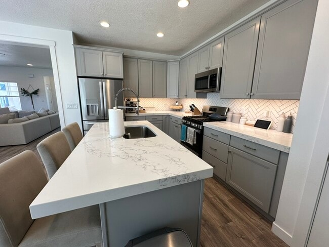 Building Photo - 6442 Bethany Way