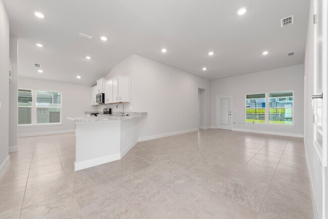 Building Photo - 618 Tanaro Ln