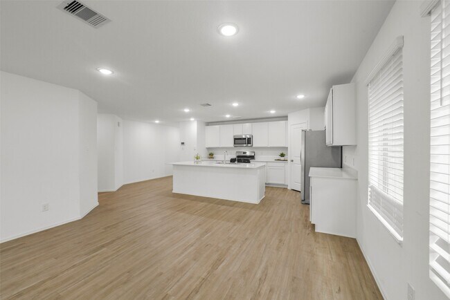 Building Photo - 1504 Twilight Grn Dr