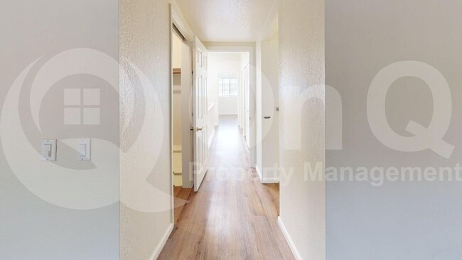 Building Photo - 6238 N 30th Pl