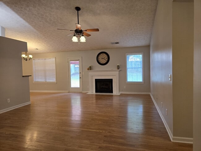 Building Photo - 3585 Plum Creek Trail NW