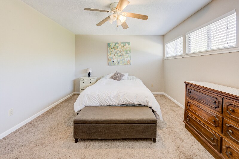 Building Photo - 16607 Brenton Oaks Dr