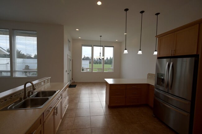 Building Photo - Modern & comfortable home in a country setting on 1 acre in Sequim