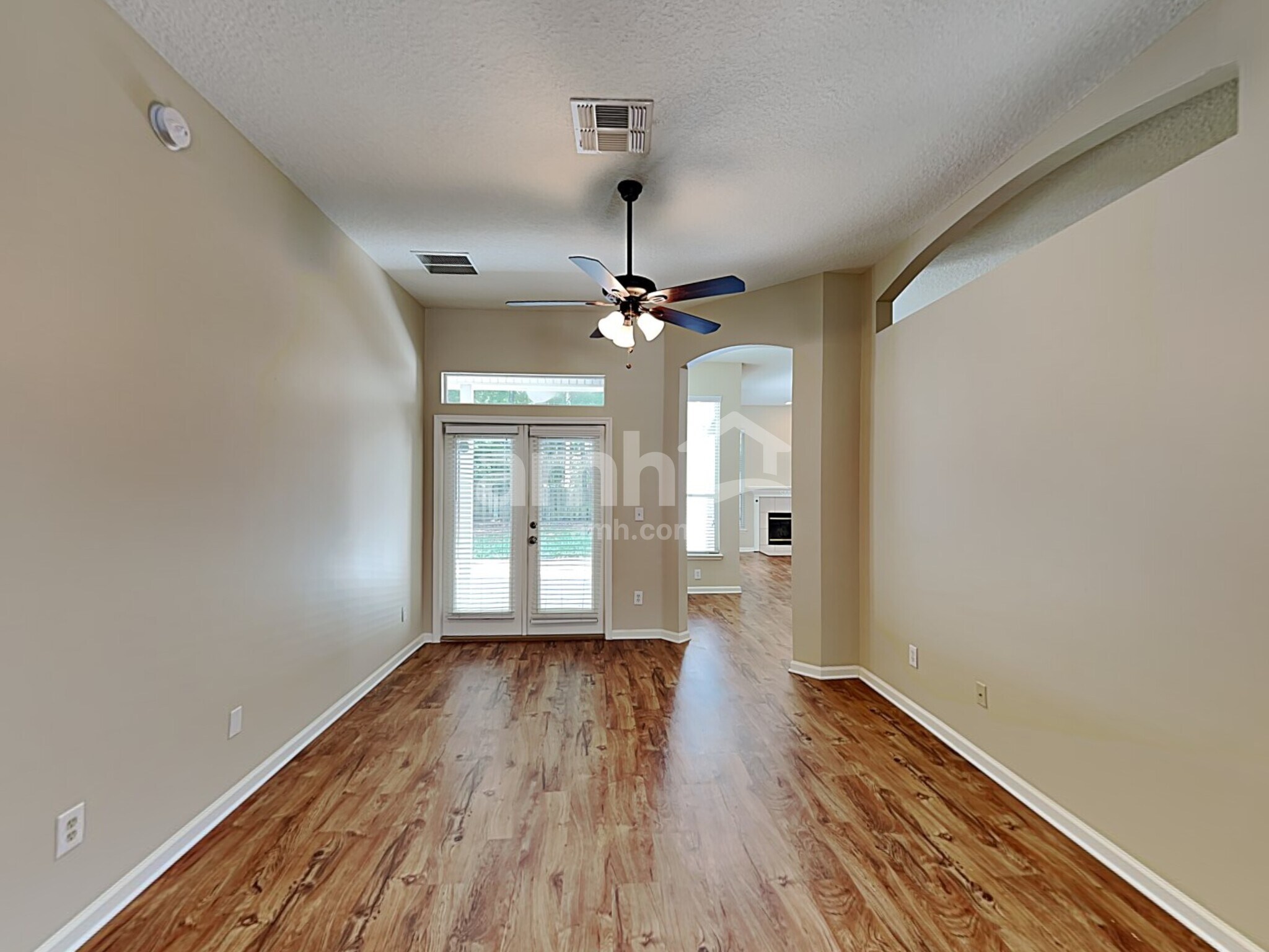 Building Photo - 821 E Tennessee Ter