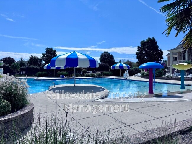 Building Photo - 624 Piper Stream Cir