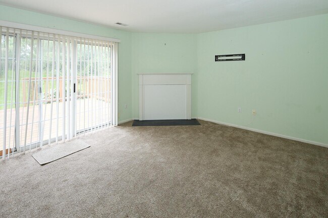 Building Photo - 3604 N Carriage Ct