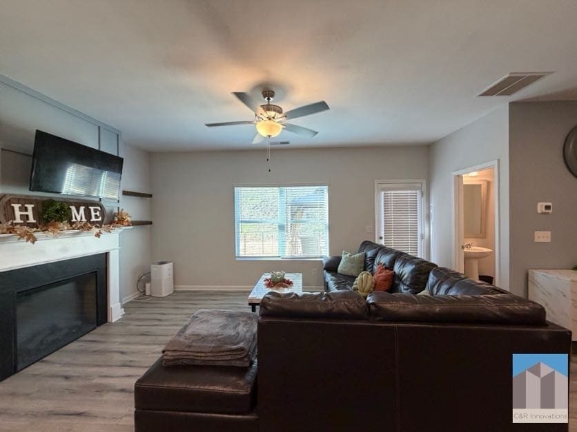 Building Photo - 7565 Knoll Hollow Rd