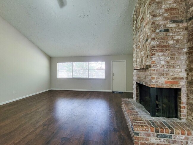 Building Photo - 9415 Beckford Dr