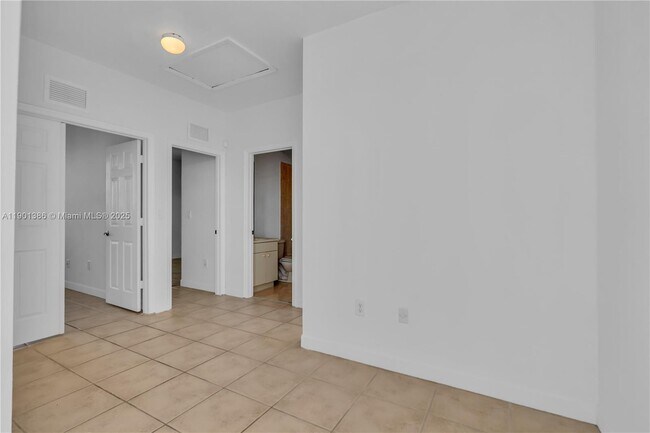 Building Photo - 27463 SW 137th Ct