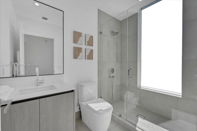 Building Photo - 9201 E Bay Harbor Dr