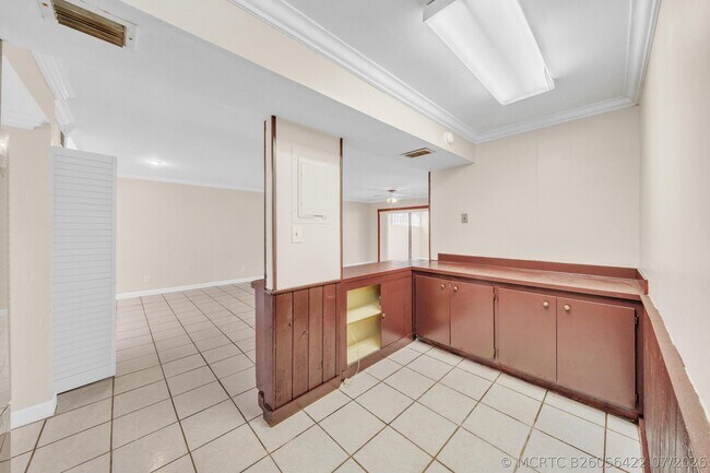 Building Photo - 221 NW 43rd Pl