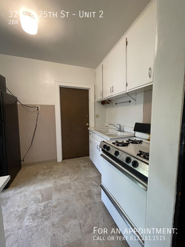 Building Photo - 3216 E 25th St