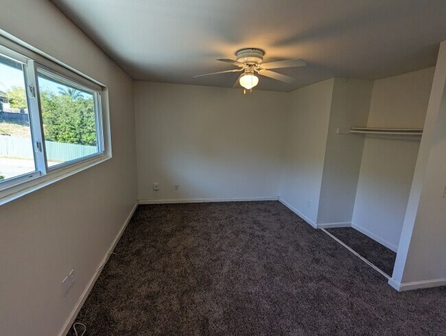 Building Photo - 3 Bedroom 2.5 Bathroom Two Story Townhome in Spring Valley