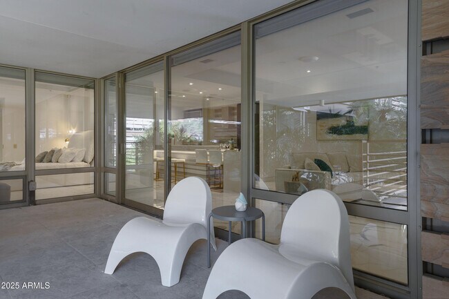 Building Photo - 7167 E Rancho Vista Dr