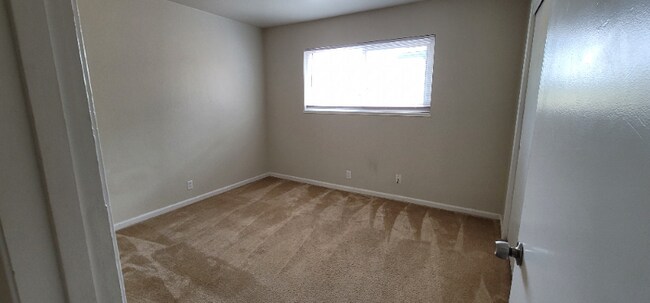 Building Photo - 1642 Queen Charlotte Dr