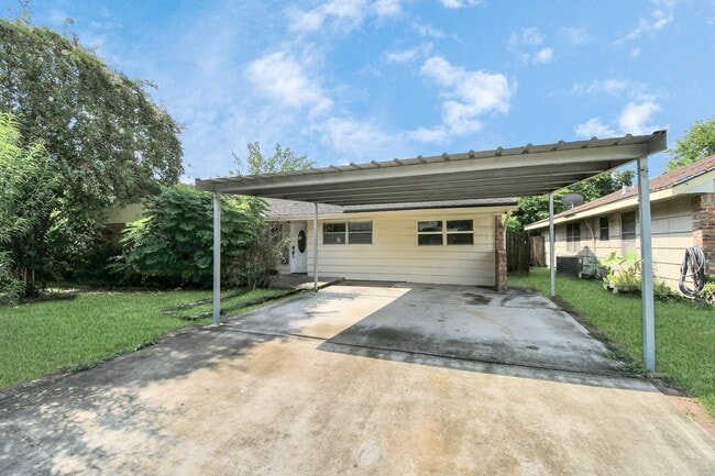Building Photo - 6713 Neff St