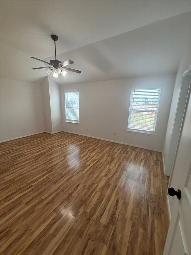 Building Photo - 11830 Oakner Dr