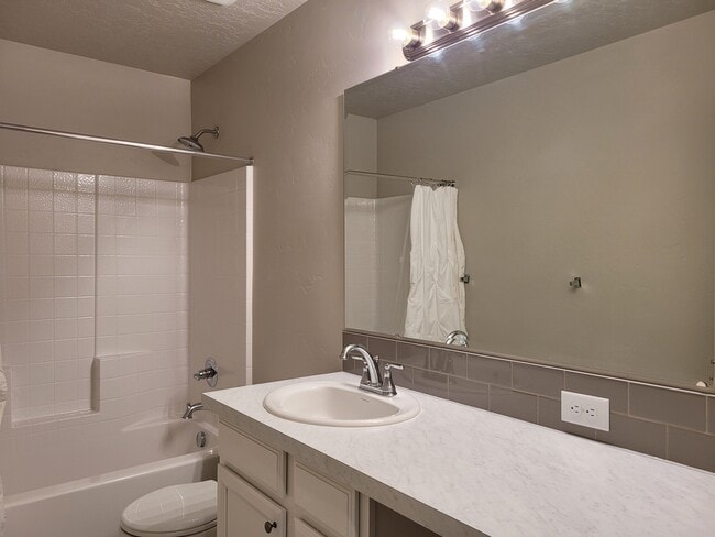 Building Photo - 17906 Hensley Ridge Pl