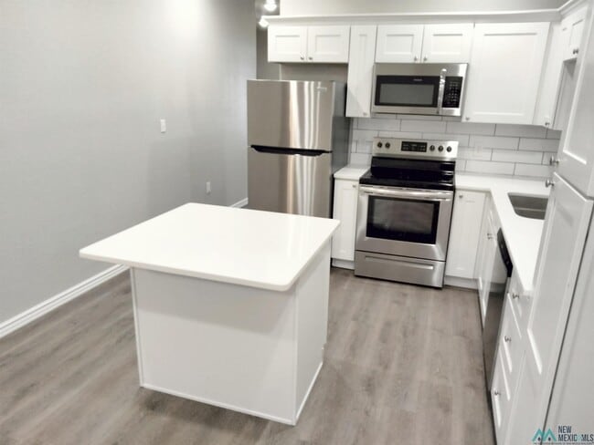 Building Photo - 1308 Sonora Rd