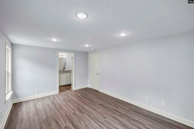 Building Photo - 152 Robin Rd