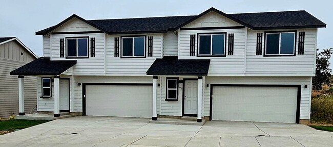 Building Photo - 940 Starview Ave