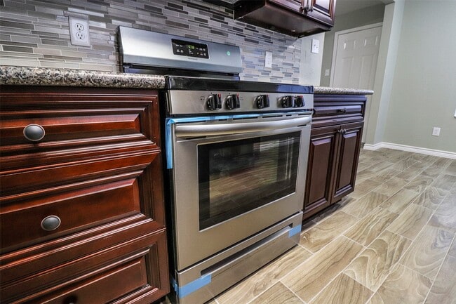 Building Photo - 2706 Orion Dr