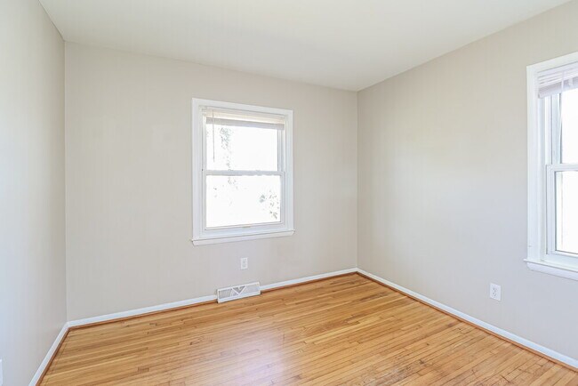 Building Photo - 3515 Archer Ave