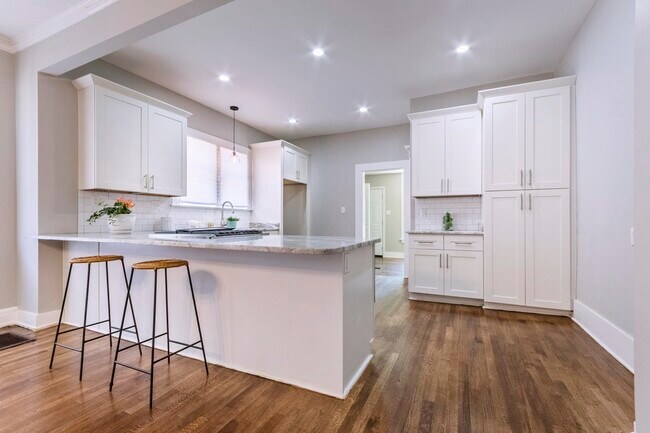 Building Photo - 1553 North Pkwy