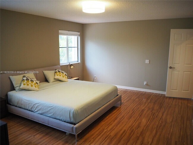 Building Photo - 1535 Sandpiper Cir