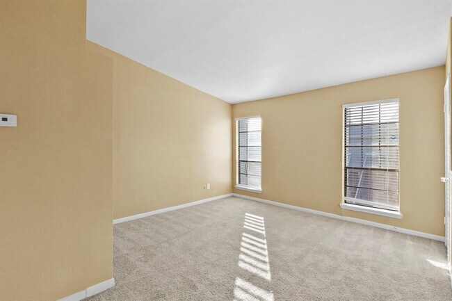 Building Photo - 9550 Deering Dr