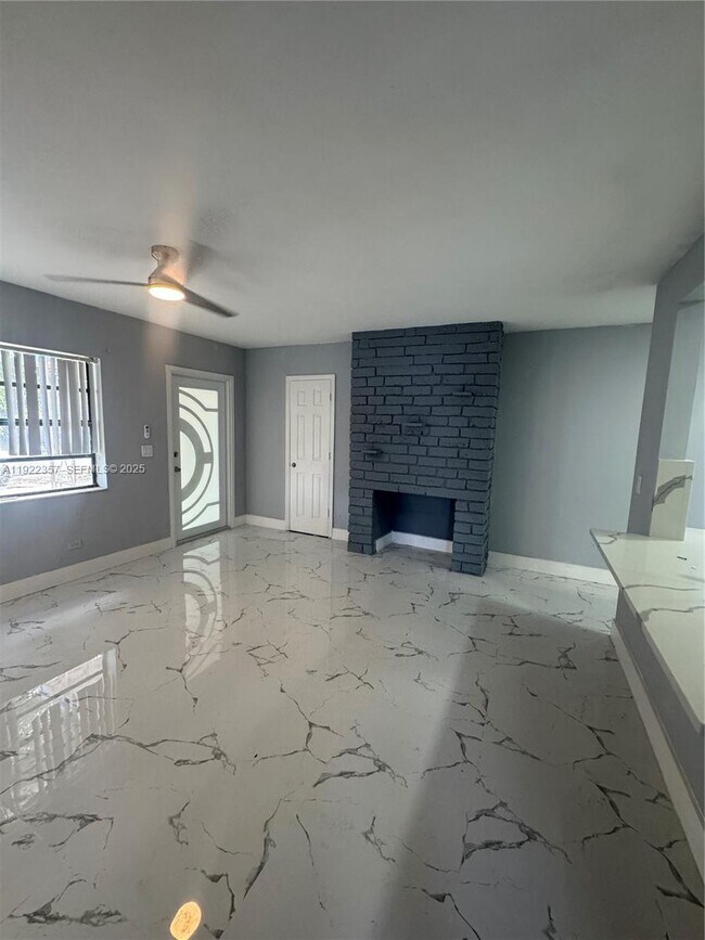 Building Photo - 1171 NE 161st Terrace