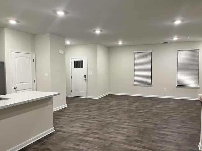 Building Photo - Camden Townhouse