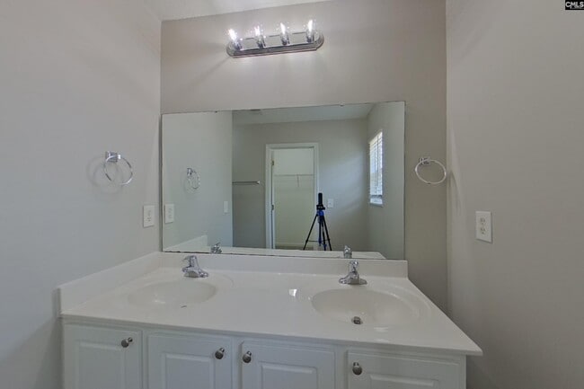 Building Photo - 2108 Wilkinson Dr