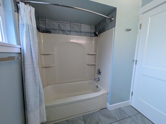 Building Photo - Refined 4BR House + private office, EV, ga...