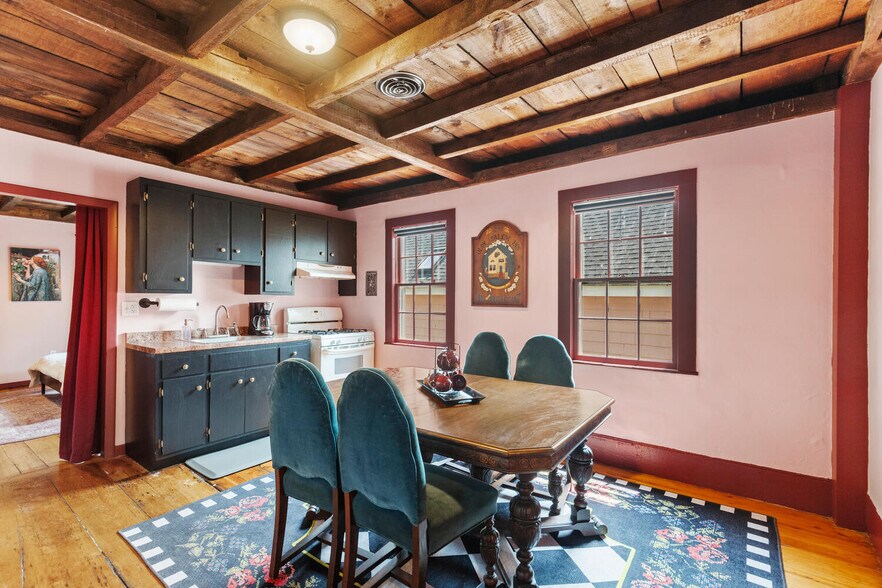 Building Photo - 25 Becket St