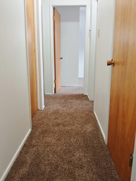 Upper Hall - 212 Juniper St N