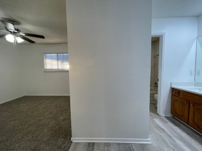 Building Photo - 2422-2424 Sherry Street