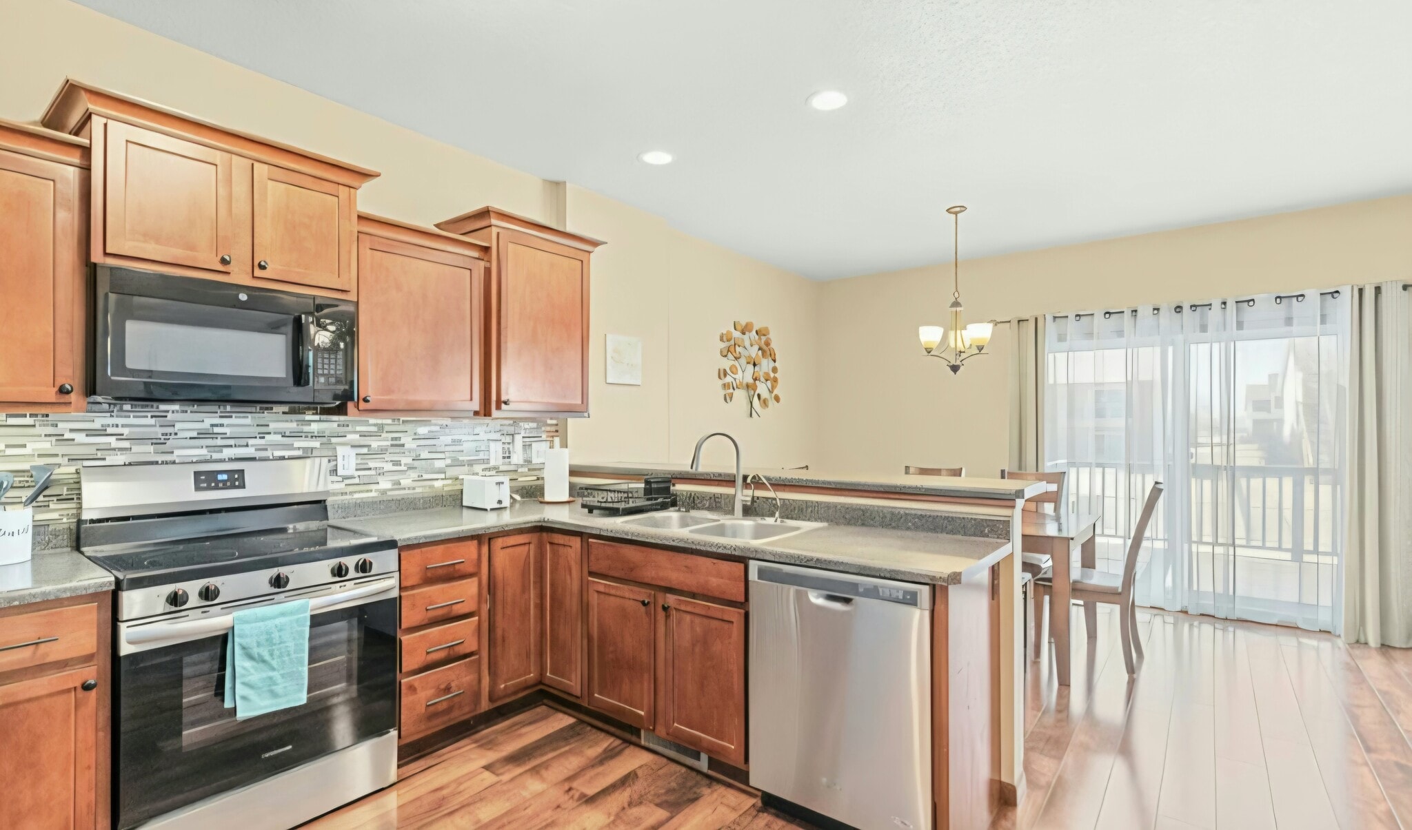 Building Photo - 1795 Sara Ct